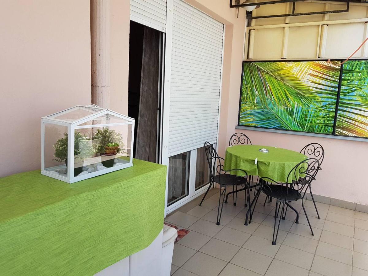 Jolie Appartement Belgrado Buitenkant foto