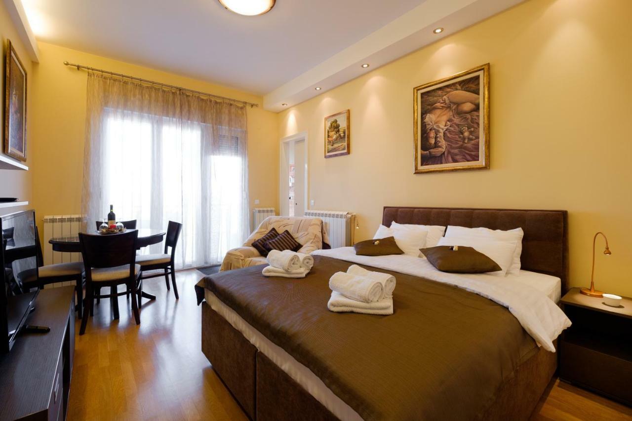 Jolie Appartement Belgrado Buitenkant foto