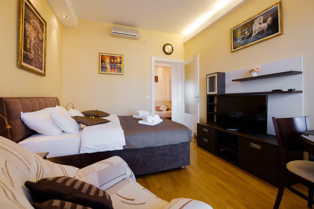 Jolie Appartement Belgrado Buitenkant foto