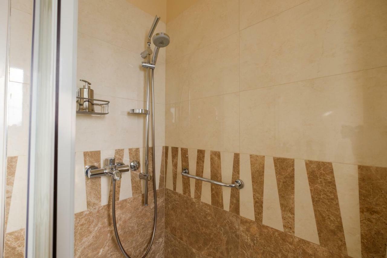 Jolie Appartement Belgrado Buitenkant foto