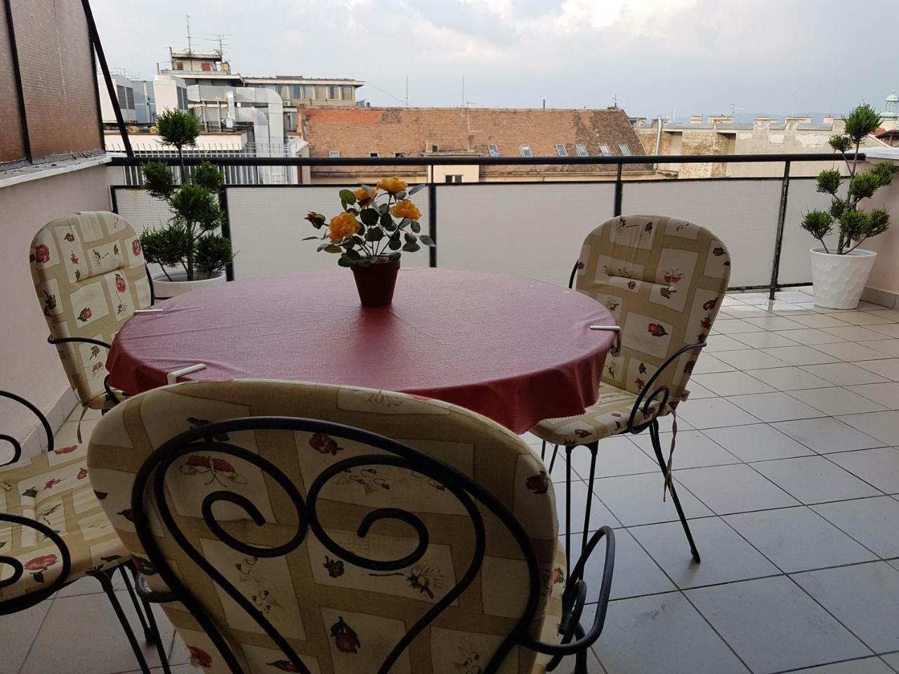 Jolie Appartement Belgrado Buitenkant foto