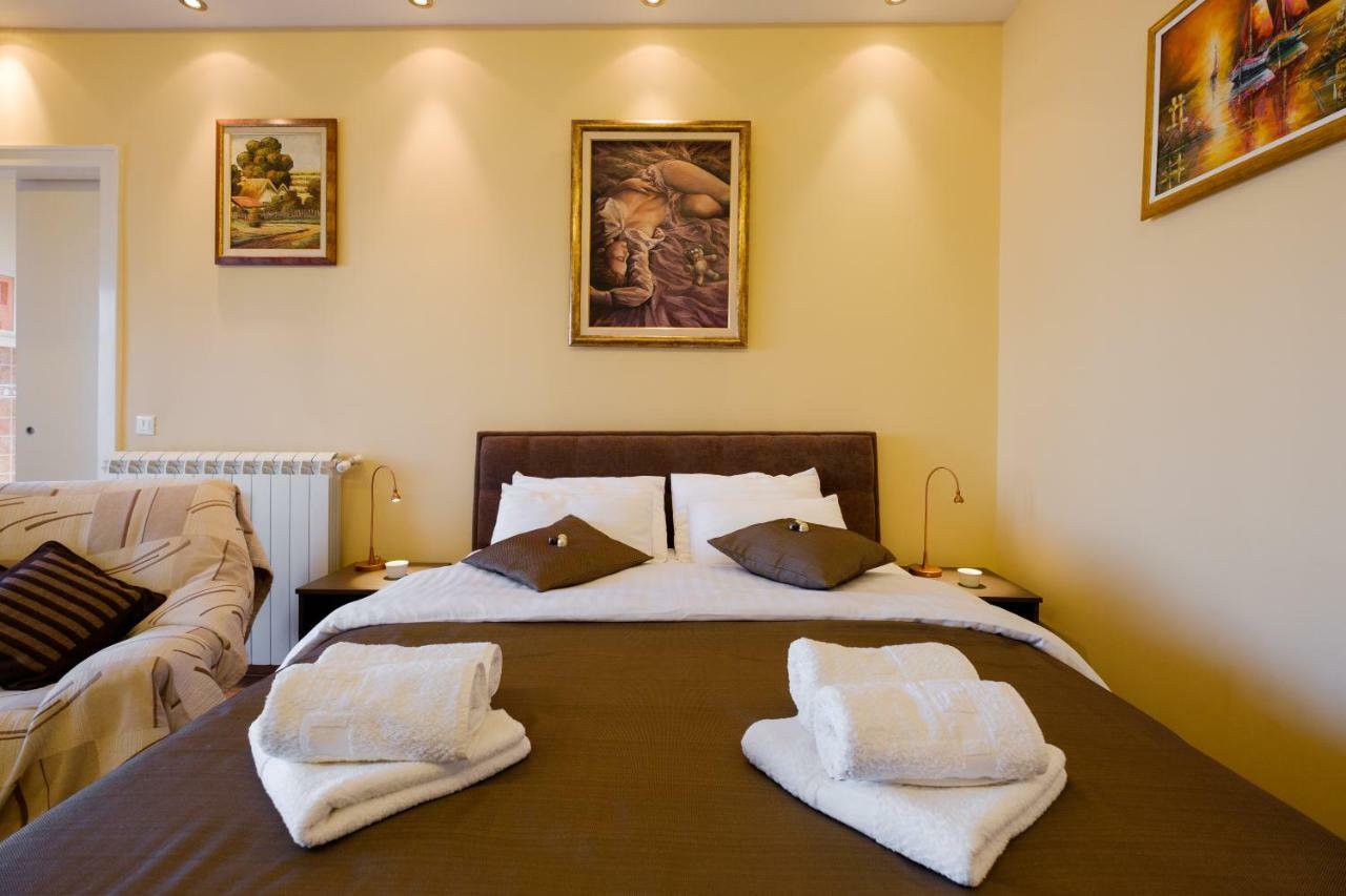 Jolie Appartement Belgrado Buitenkant foto
