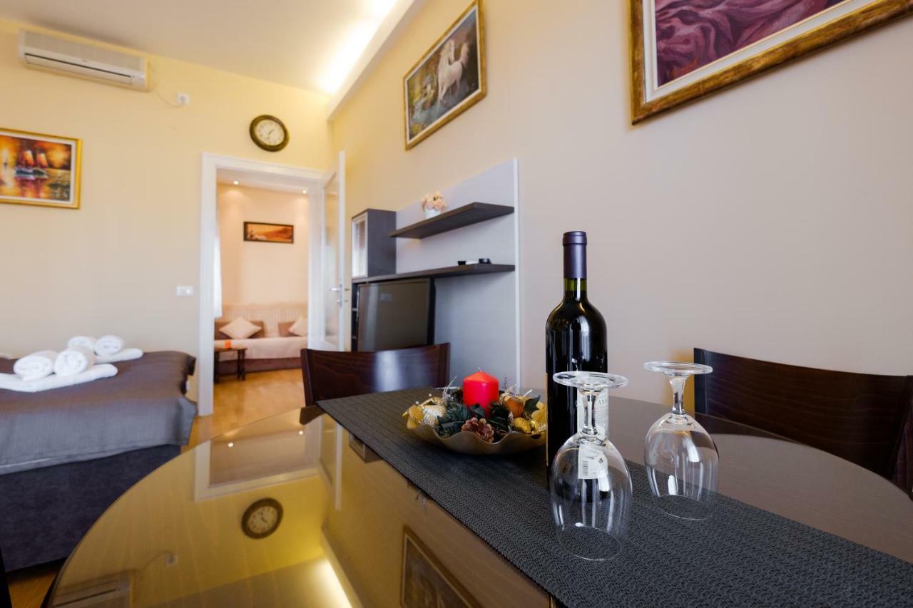 Jolie Appartement Belgrado Buitenkant foto